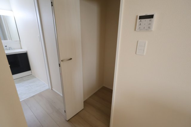 《仲介手数料無料》西区三橋６丁目1649新築一戸建てハートフルタウンの収納|撮影日 2025年11月18日 14:30 晴れ