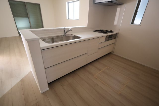 《仲介手数料無料》西区三橋６丁目1649新築一戸建てハートフルタウンのキッチン|撮影日 2025年11月18日 14:30 晴れ