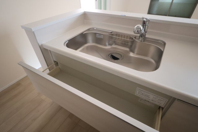 《仲介手数料無料》西区三橋６丁目1649新築一戸建てハートフルタウンのキッチン|撮影日 2025年11月18日 14:30 晴れ