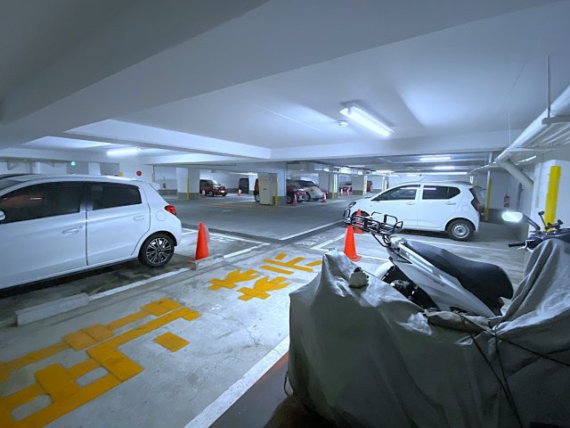 熱海サニーハイツの駐車場