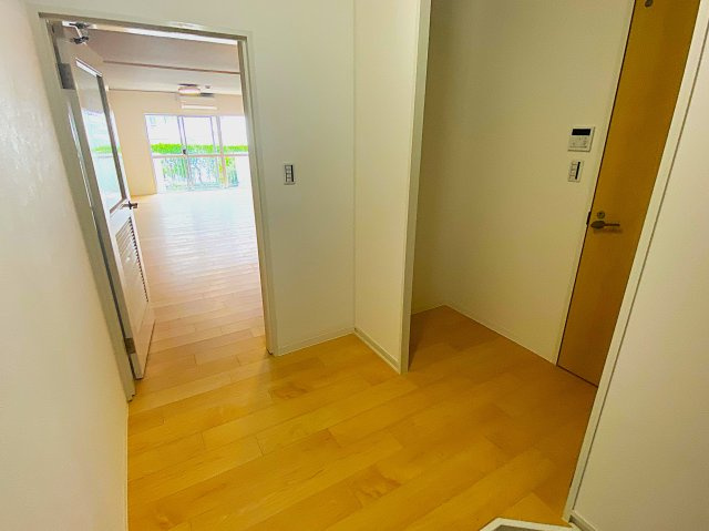 熱海サニーハイツの玄関