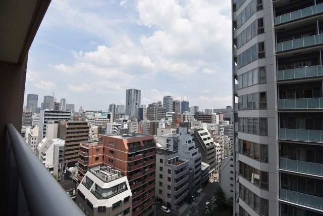 クロスレジデンス大阪新町の展望