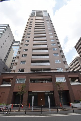 クロスレジデンス大阪新町の外観