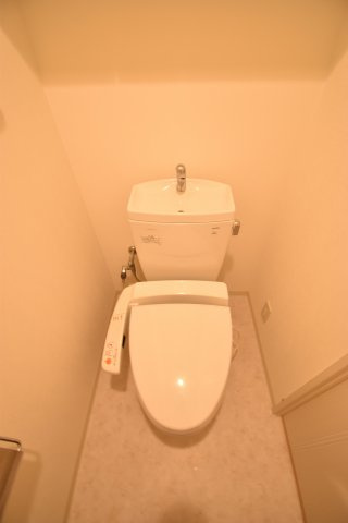 クロスレジデンス大阪新町のトイレ