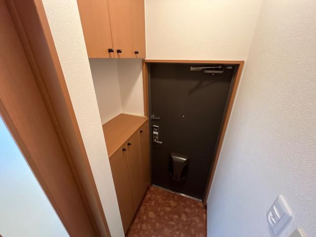 プリムローズＡの玄関|玄関