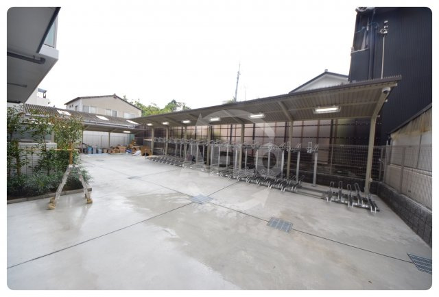 ララプレイス四天王寺前夕陽ヶ丘プルミエのその他共用部分|ララプレイス四天王寺前夕陽ヶ丘プルミエ　駐輪場