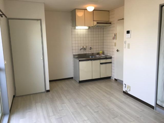 ウェストヴィラ橿原の居間・リビング|洋室