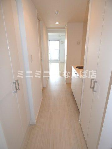 レオンコンフォート谷町六丁目の玄関