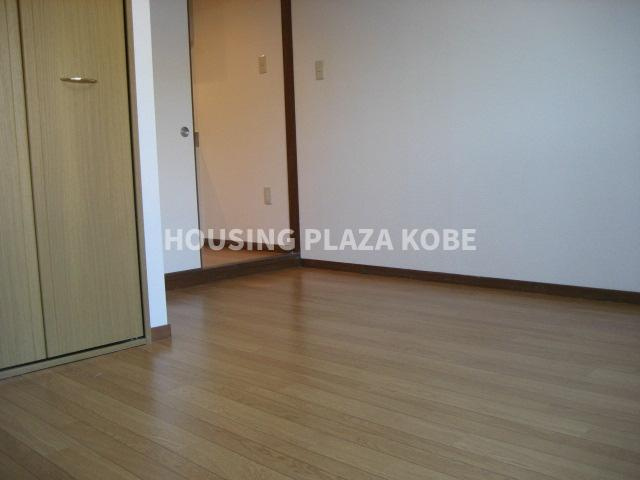 レディースゴールドハイツ　須磨駅の賃貸情報の居間・リビング