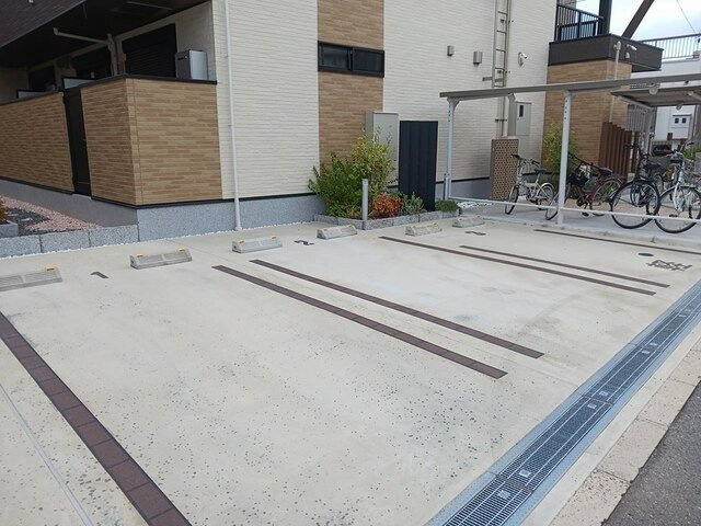 リエ－ト　佐太の駐車場|車をお持ちの方に嬉しい駐車場付きの物件です