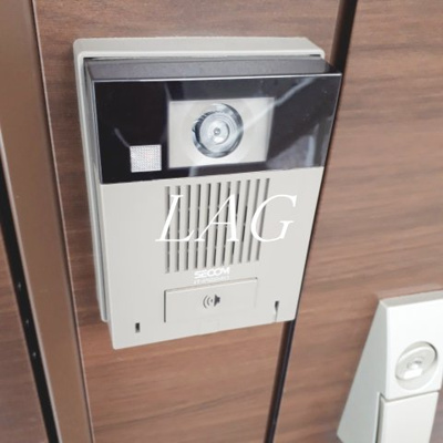 【セキュリティ】 | リブリ・アザリア | モニター付きインターホンになります。