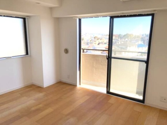 ライオンズマンション山手石川町の居間・リビング