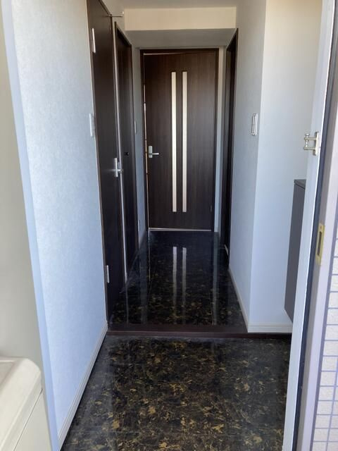 ライオンズマンション山手石川町の玄関