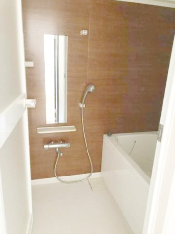 ライオンズマンション山手石川町の浴室