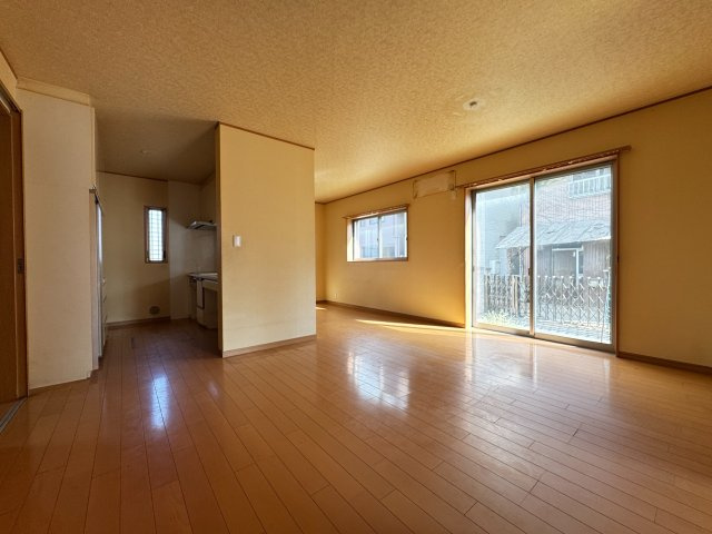 野田市上花輪　中古戸建　平成4年築の居間・リビング