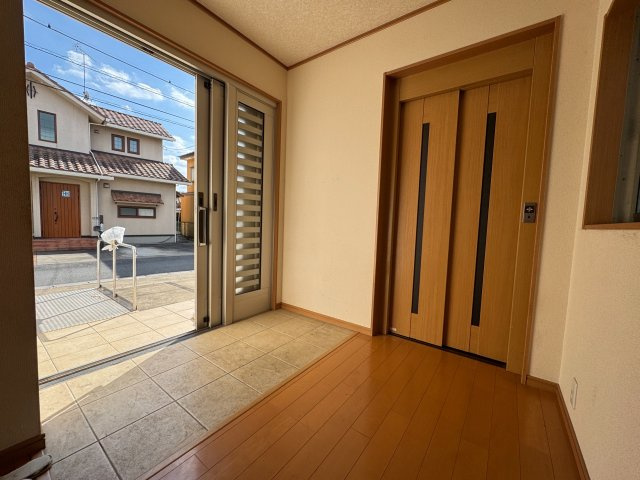 野田市上花輪　中古戸建　平成4年築の玄関