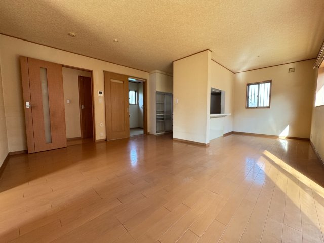 野田市上花輪　中古戸建　平成4年築の居間・リビング