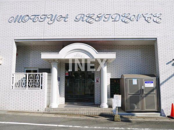 横浜市港北区岸根町の賃貸マンションのエントランス