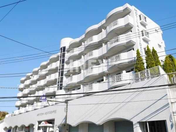 横浜市港北区岸根町の賃貸マンションの外観