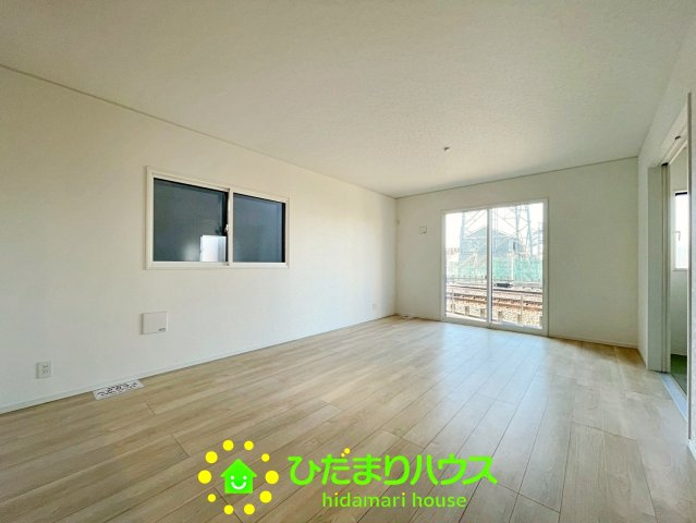 宮代町百間第８　新築一戸建て　03　クレイドルガーデンの居間・リビング