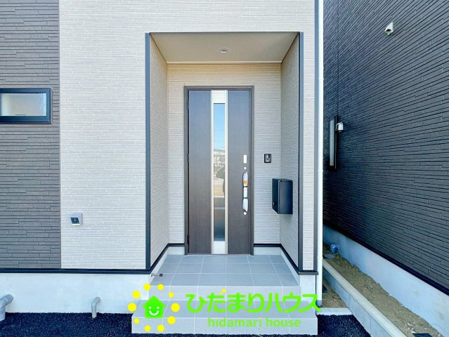 宮代町百間第８　新築一戸建て　03　クレイドルガーデンの玄関