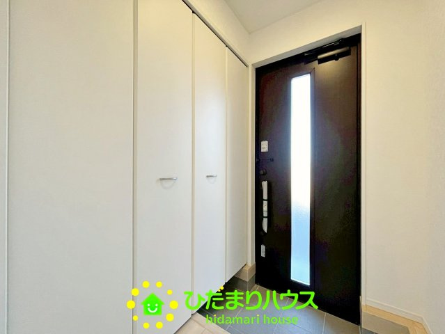 宮代町百間第８　新築一戸建て　03　クレイドルガーデンの玄関