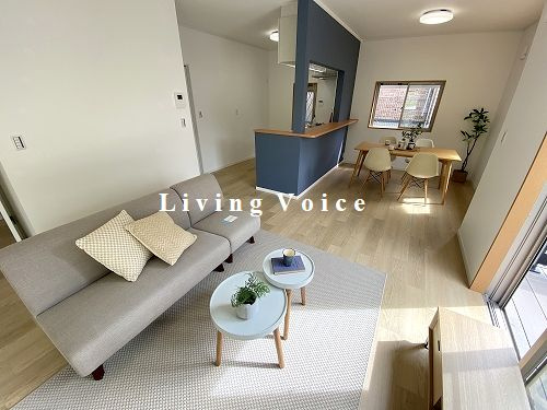 【前面道路含む現地写真】 | 【仲介手数料０円】平塚市めぐみが丘2丁目　中古一戸建て | 平塚市めぐみが丘2丁目　中古一戸建て