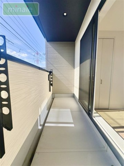 【バルコニー】 | 小学校６分　オール電化　太陽光発電　宅配ボックス　2号棟　東初富