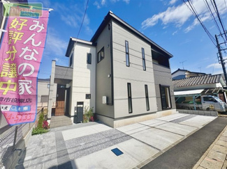 【外観】 | 小学校６分　オール電化　太陽光発電　宅配ボックス　2号棟　東初富 | 販売現地
スタイリッシュな外観でゆったりした空間が魅力的です♪