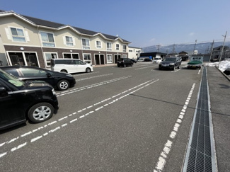 【駐車場】