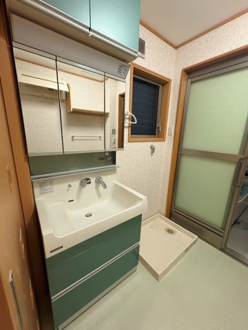 前平井戸建の独立洗面台