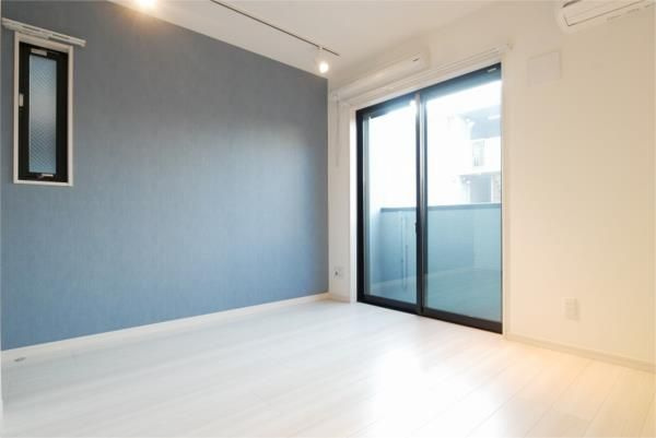 ベルメント東逆井の居間・リビング