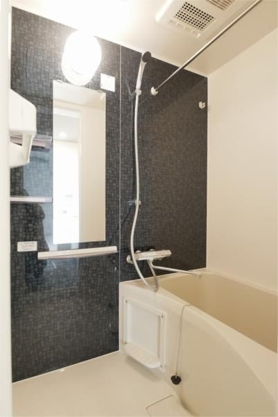 ベルメント東逆井の浴室