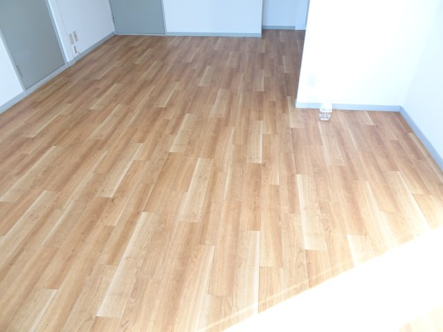 サンライフ飯田の居間・リビング