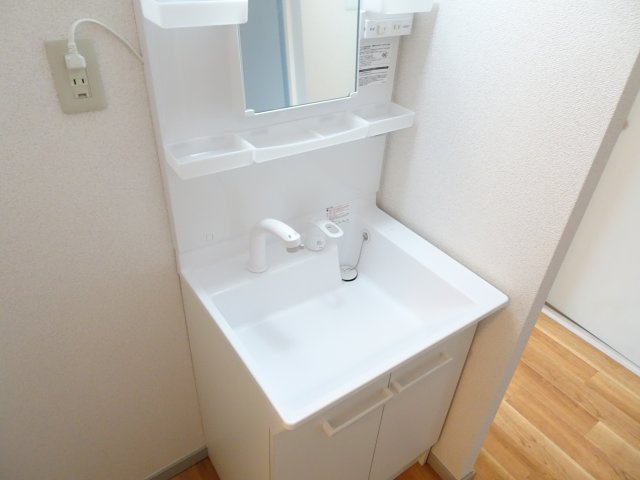 サンライフ飯田の独立洗面台