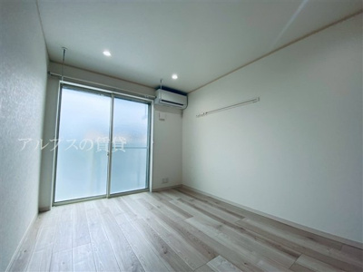 【居間・リビング】 | ハーミットクラブハウス横浜桜木町南