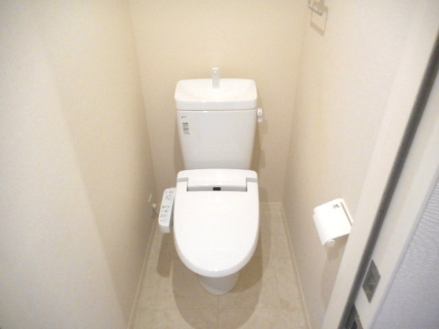 White　Base 　ホワイトベースのトイレ