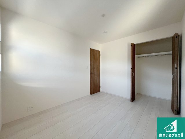 姫路市北平野南の町　新築一戸建ての洋室|収納スペースが充実しているので子供の成長に合わせてたくさん収納ができます！家族構成に合わせた様々な活用ができる収納！