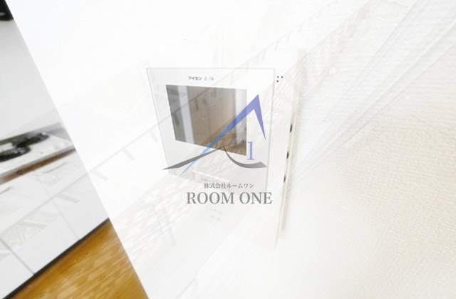 リヴィエールのセキュリティ|モニター付きインターホンです。