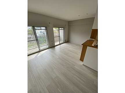 牛田東パークホームズの居間・リビング