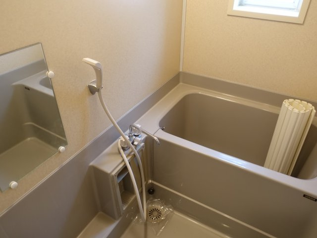 クレセントヴィラージュ東明の浴室