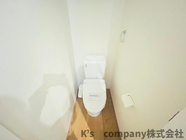 藤沢市鵠沼海岸3丁目　新築戸建のトイレ|白を基調とした清潔感のあるのあるトイレ◇