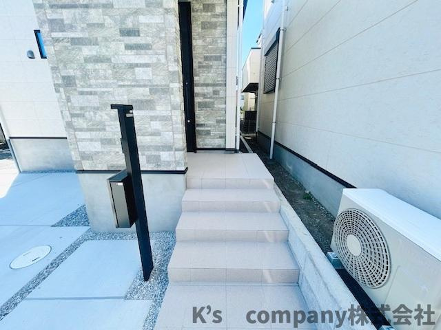 藤沢市鵠沼海岸3丁目　新築戸建の玄関|玄関までのアプローチ◇