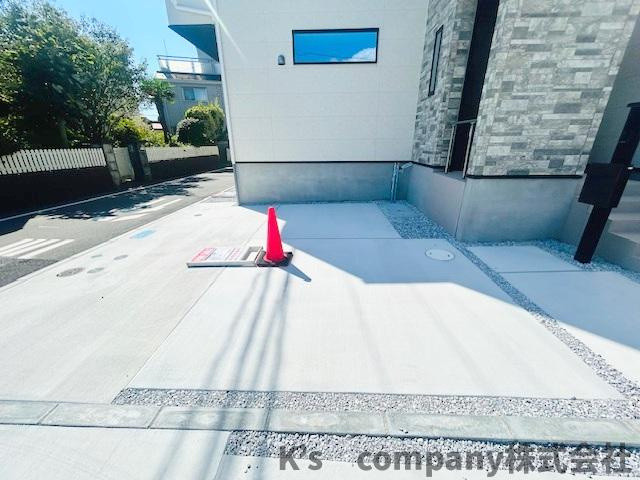 藤沢市鵠沼海岸3丁目　新築戸建の駐車場|駐車スペース◇