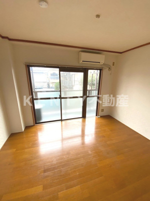 【寝室】 | パールハイツ | 居間です