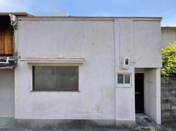 大津市浜町の店舗事務所の外観