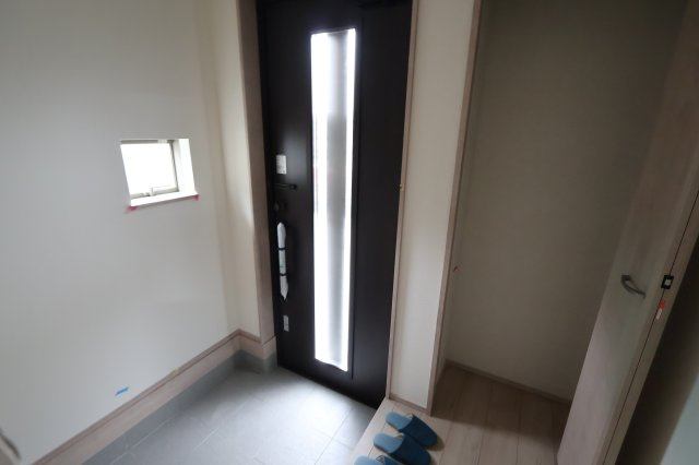 《仲介手数料無料》見沼区大字御蔵1248-16新築一戸建てハートフルタウンの玄関