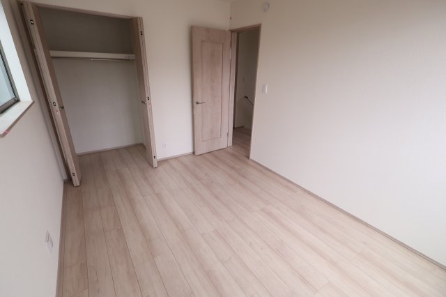 《仲介手数料無料》見沼区大字御蔵1248-16新築一戸建てハートフルタウンの洋室