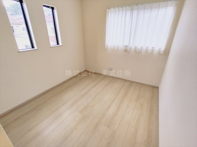 【子供部屋】 | 入間市鍵山3期　全3棟　3号棟 | 洋室5.25帖南東側、お子さんのためのお部屋にいかがでしょうか