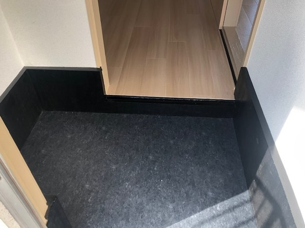 浜井アパートの玄関